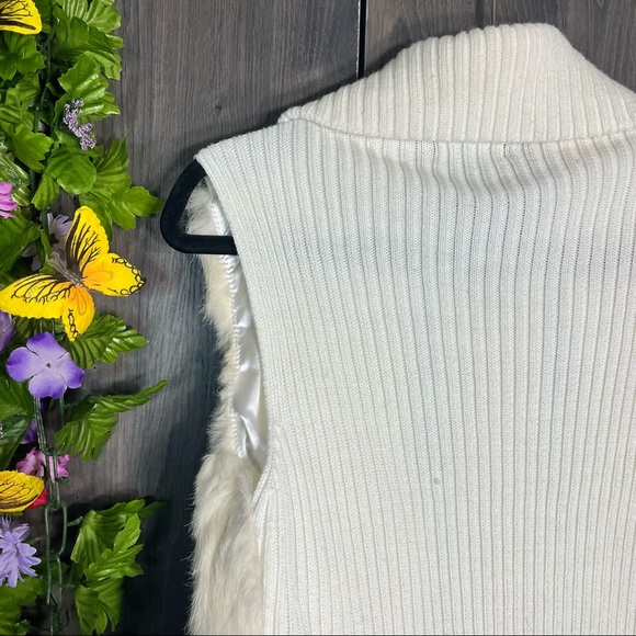 -Patrizia Luca White Buckle Detail 100% Rabbit Fur Vest Size Small - Picture 12 of 16